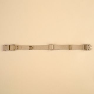 Yakatass beige halsbånd